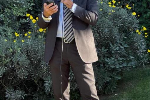 Il papà che legge il discorso